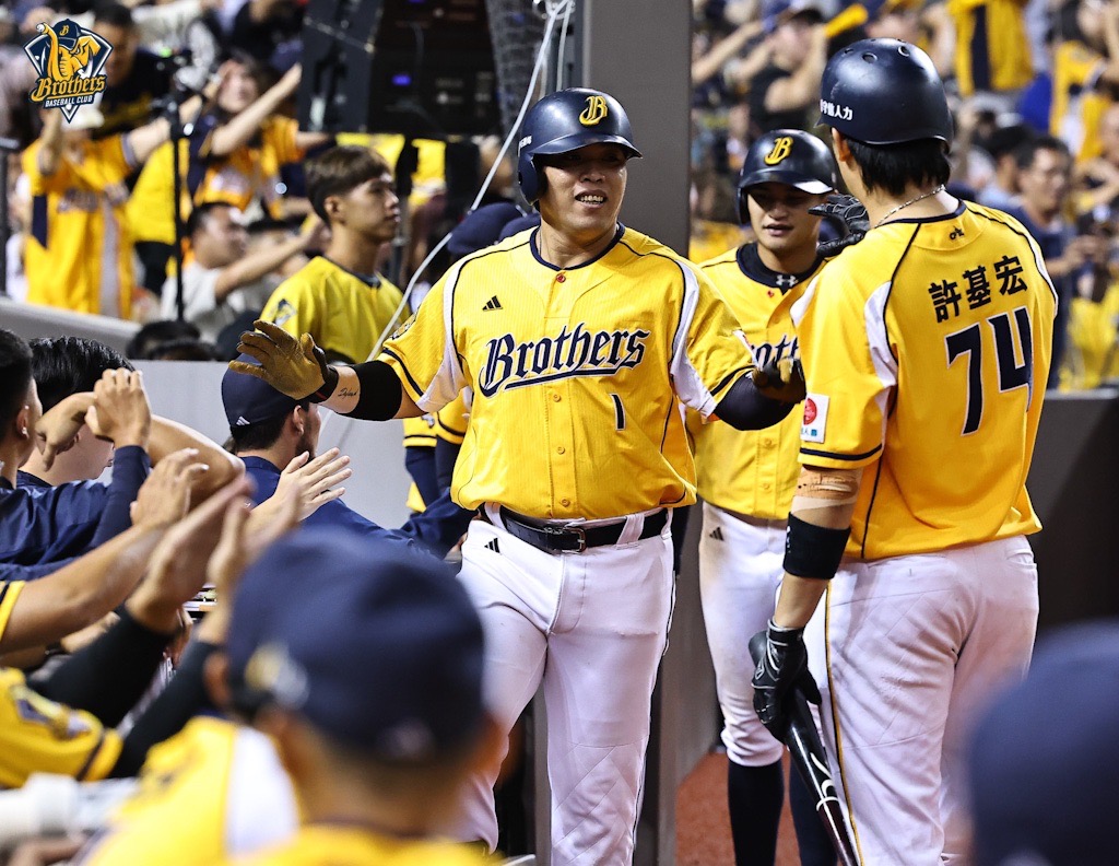 陳子豪披龍袍》新球季定位在外野不擔心守備　葉君璋盼他達到一定出場數