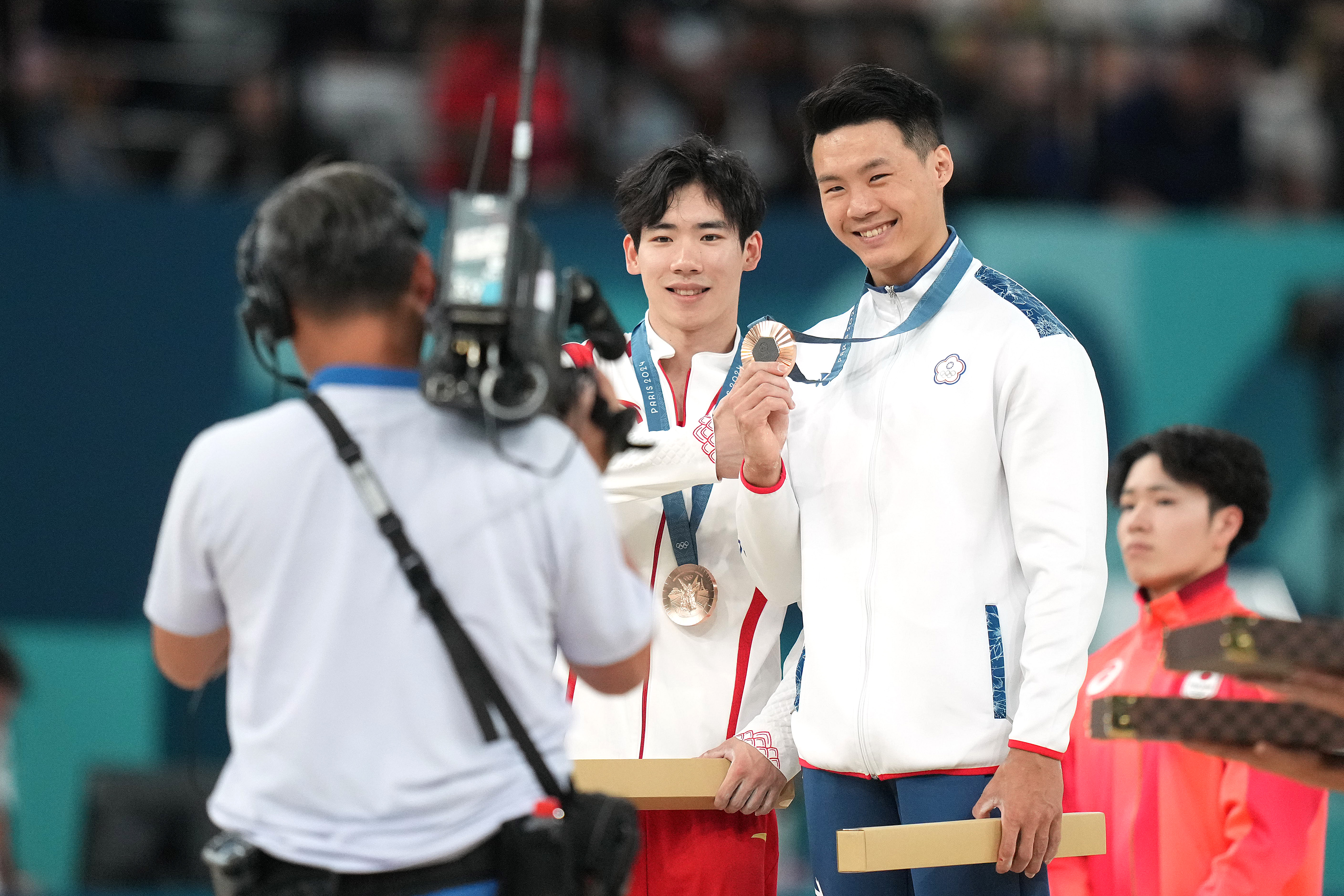 奧運》男子單槓中上臺下不是被打壓　獎牌並列時掛旗有基準