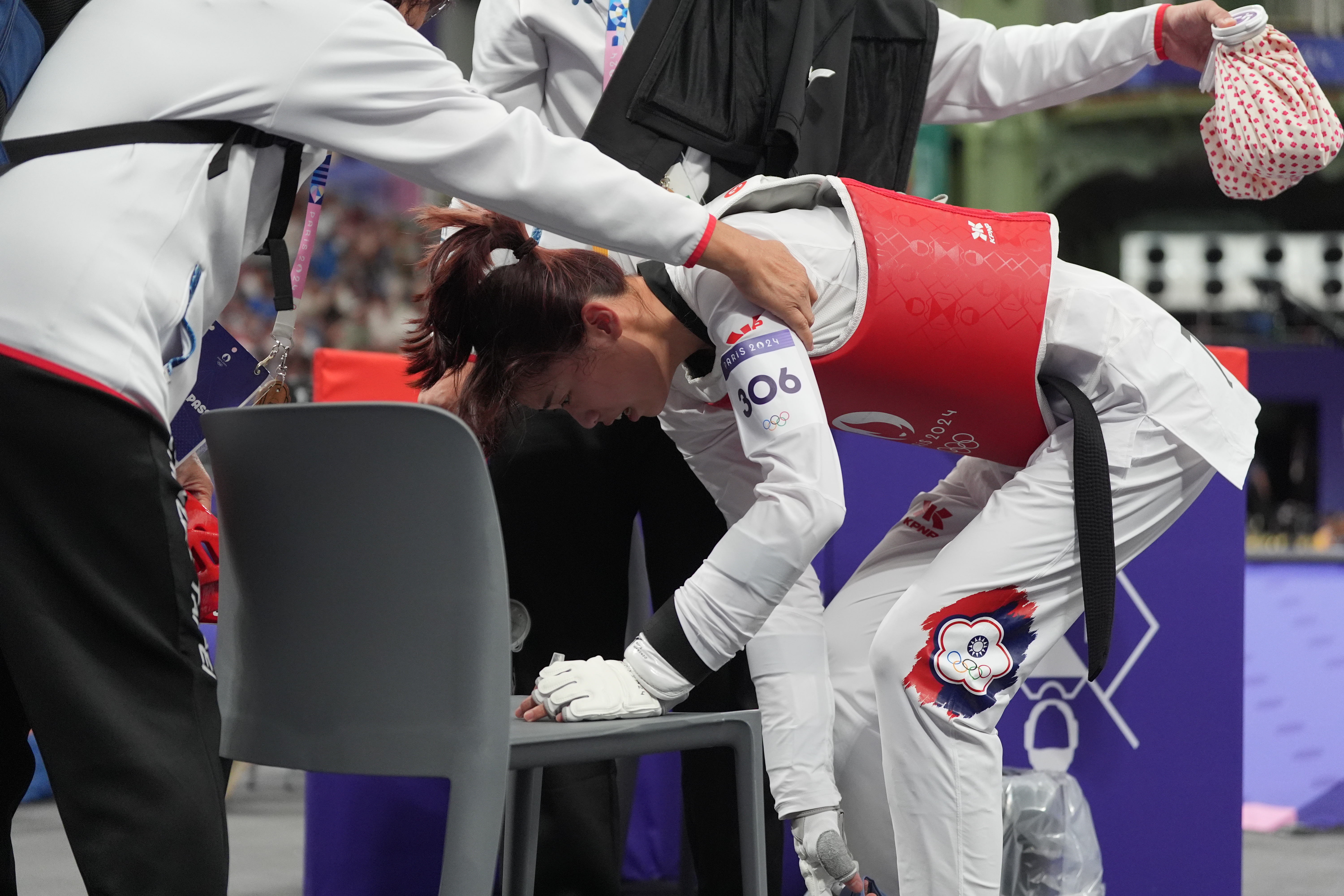 奧運》帶傷吃藥上陣落敗　羅嘉翎淚崩：對不起大家！