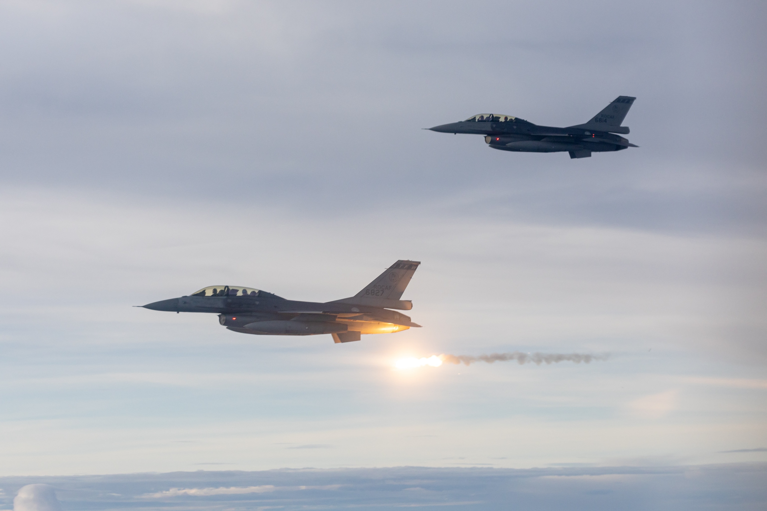 奧運國手返國》F-16戰機伴飛　16日台灣英雄大遊行