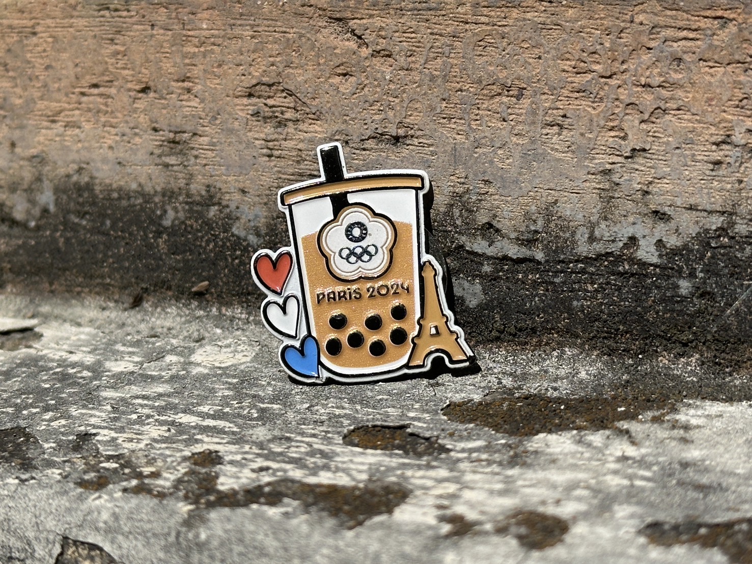 奧運》珍奶徽章爆紅可預購？　奥會籲：盜版別買！