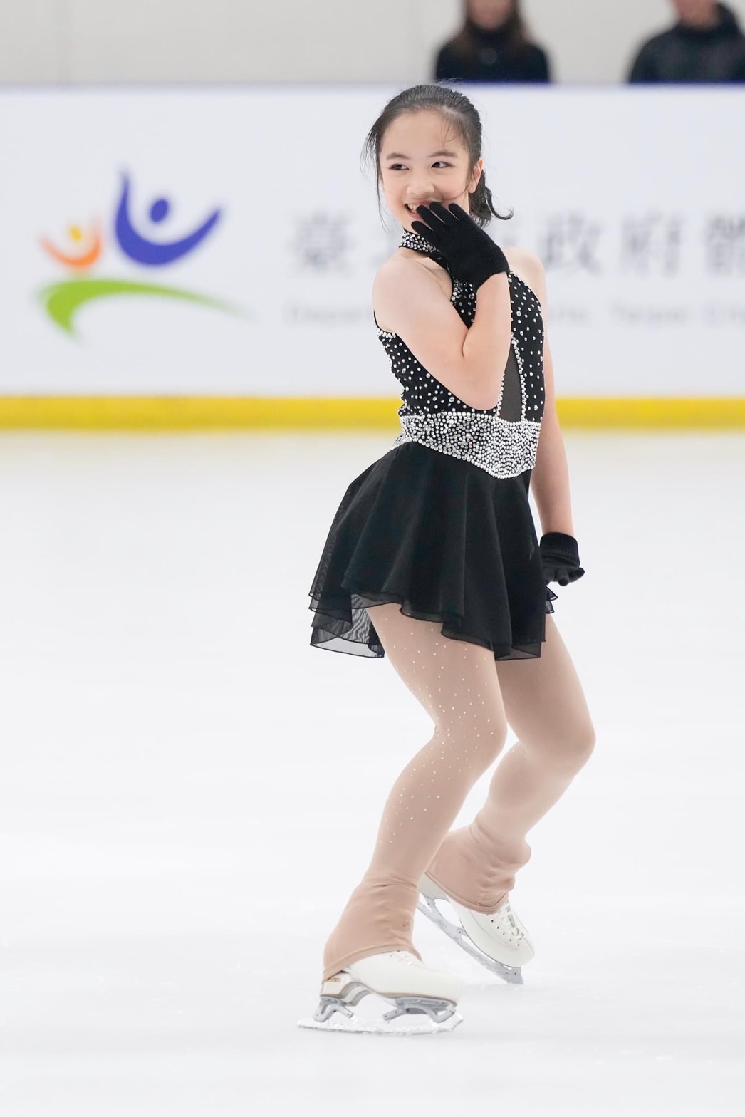 花式滑冰亞錦賽》首披國家隊戰袍好開心　李方甯目標「做到完美」