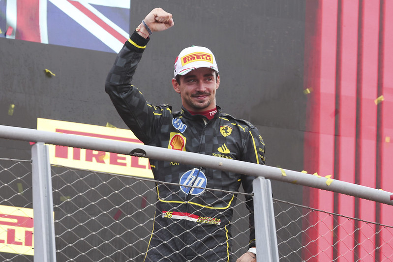 F1》法拉利Leclerc稱霸義大利　Norris抱怨隊友貼太近