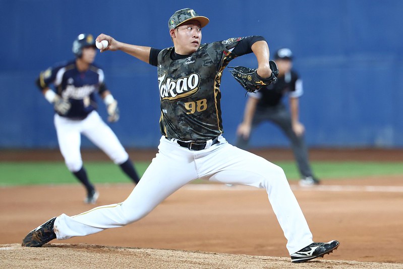 台鋼雄鷹》郭俞延打德州撲克遭禁賽後被戰力外　球員工會：經紀公司永久停權