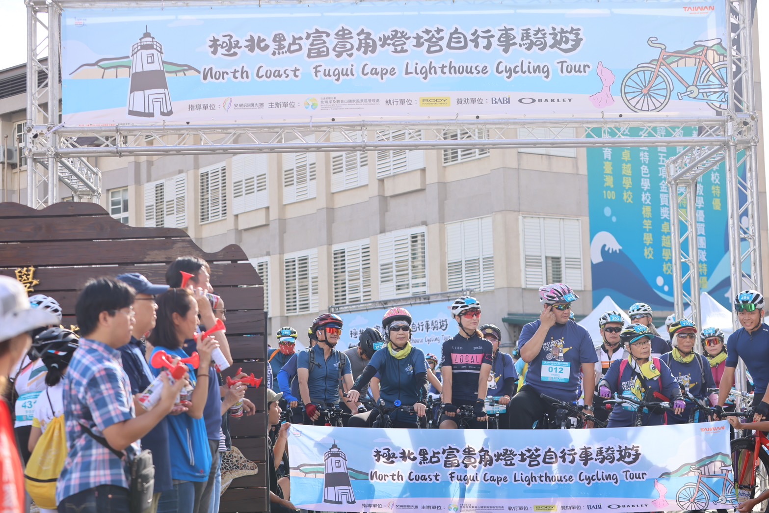 自行車》極北點富貴角燈塔騎遊　鐵人國手王威凱領騎  