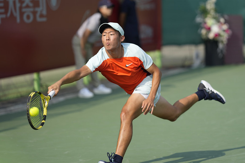 ATP》傷癒復出首戰告捷　曾俊欣安抵杭州挑戰賽16強