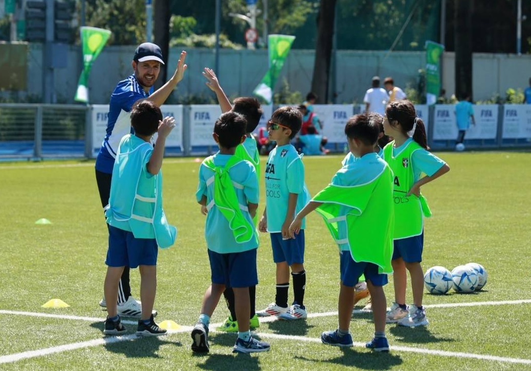 足球》國際足總提供1.8萬顆球　和中華足協合作培育人才