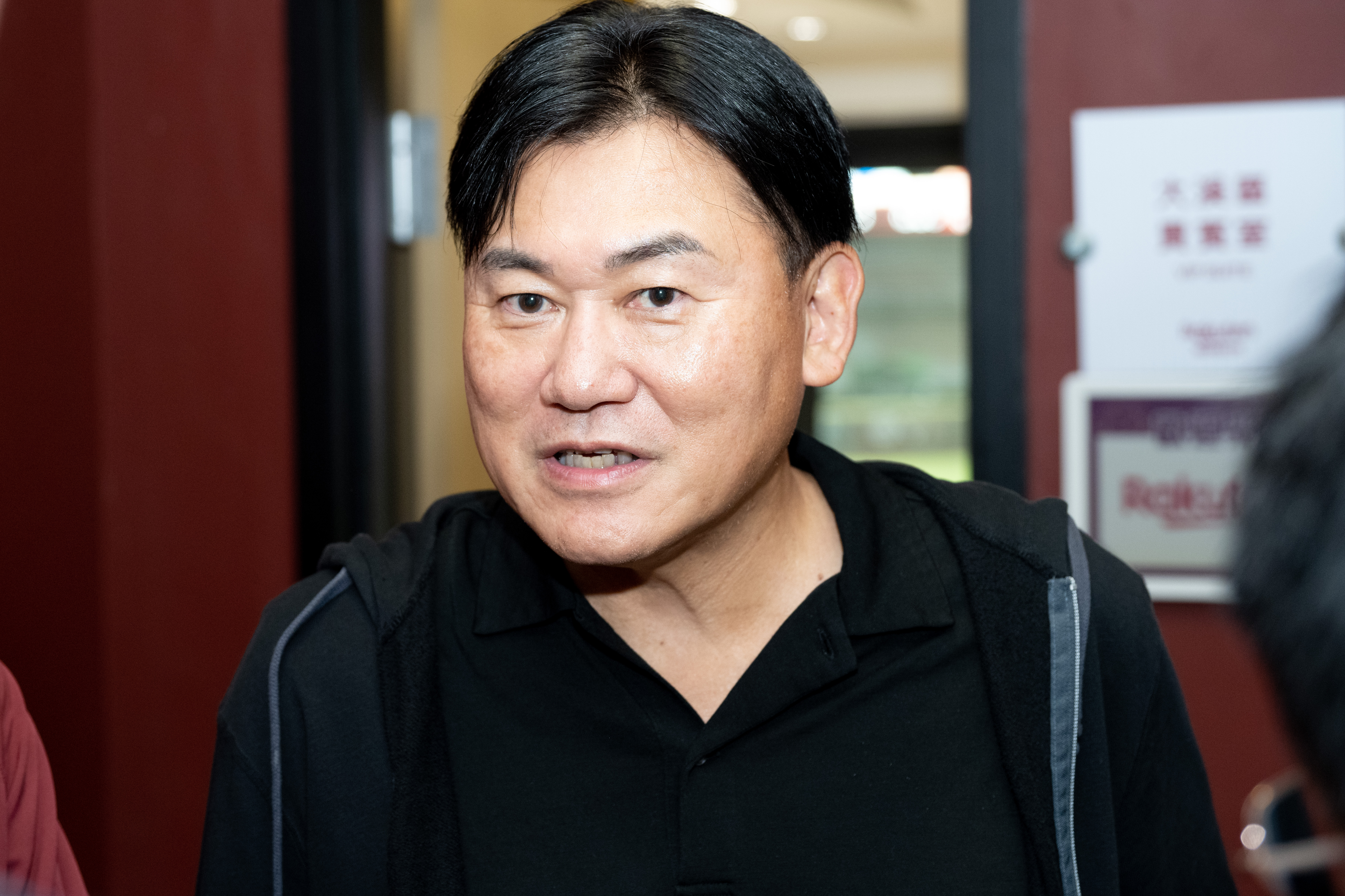 樂天桃猿》大老闆三木谷浩史恭喜首冠　在日本全程看完台灣大賽G5　