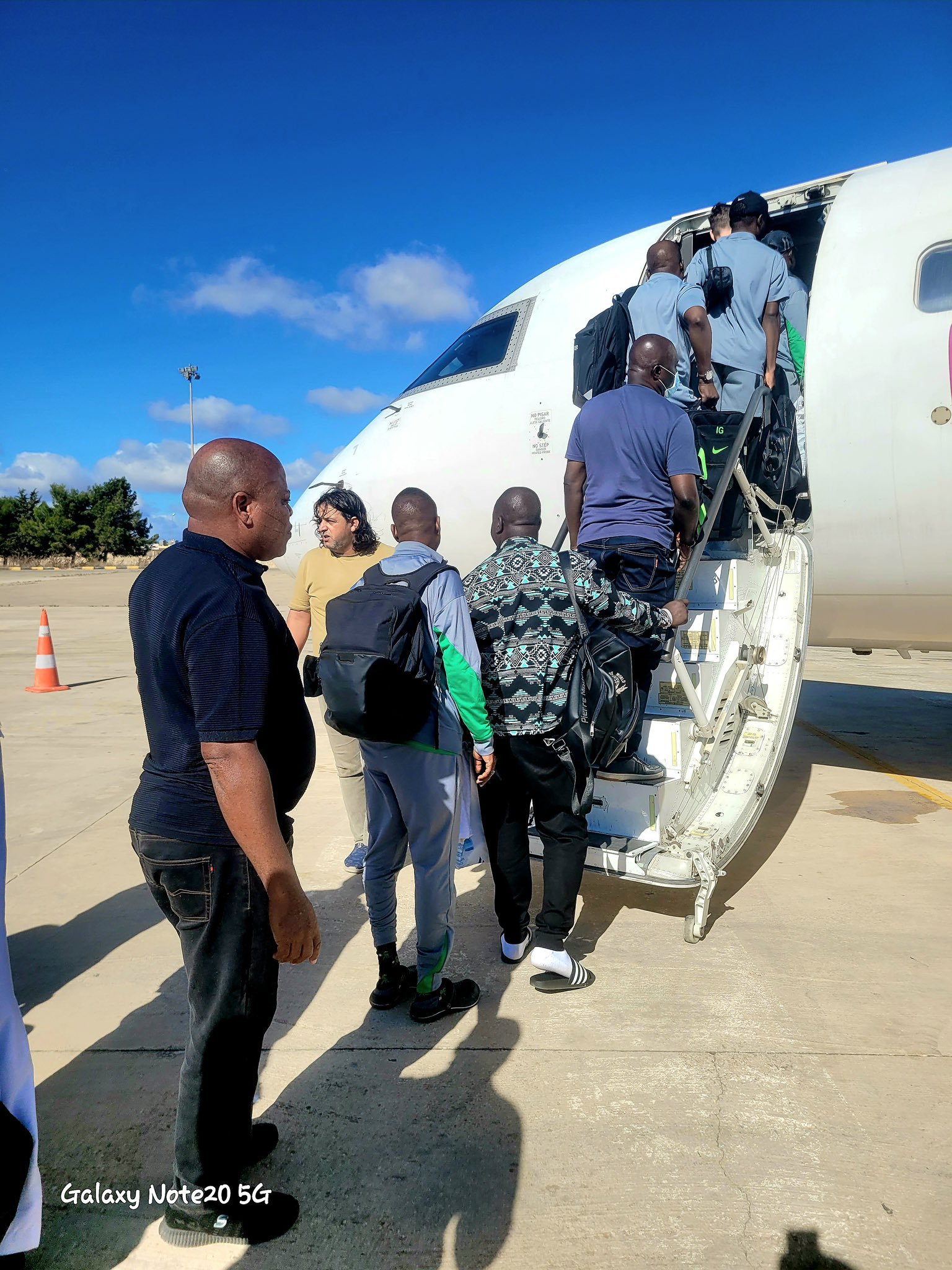 足球》奈及利亞受困機場感覺被弄　非洲國家盃資格賽不踢了！