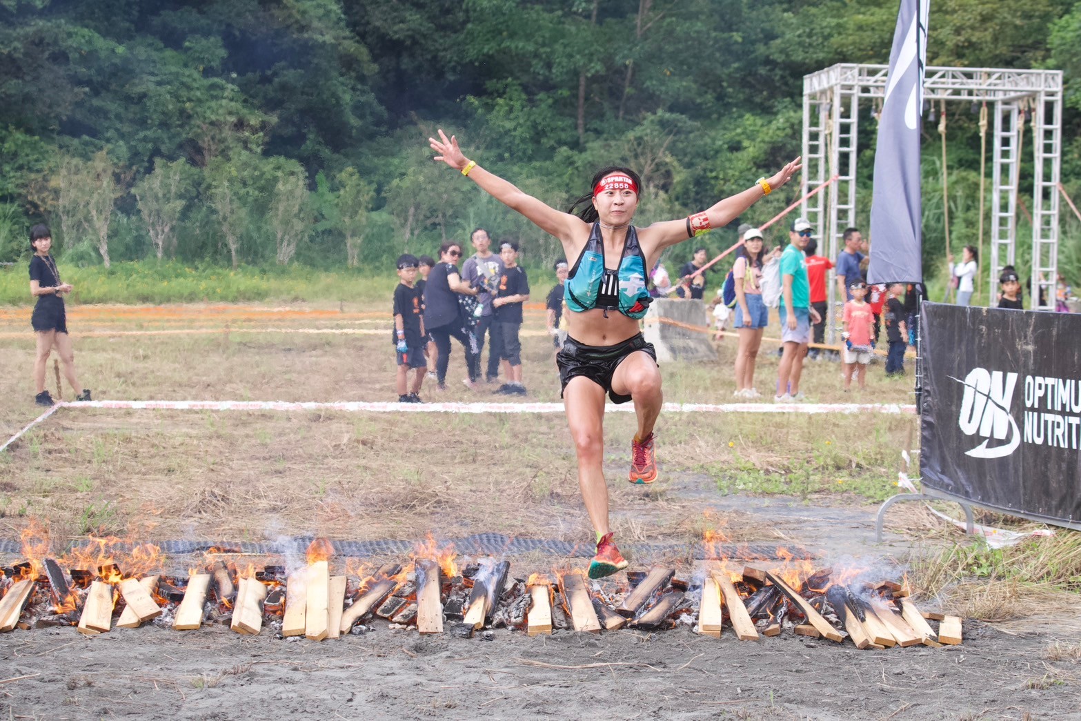 路跑》斯巴達障礙賽　口譯女素人王南評封后