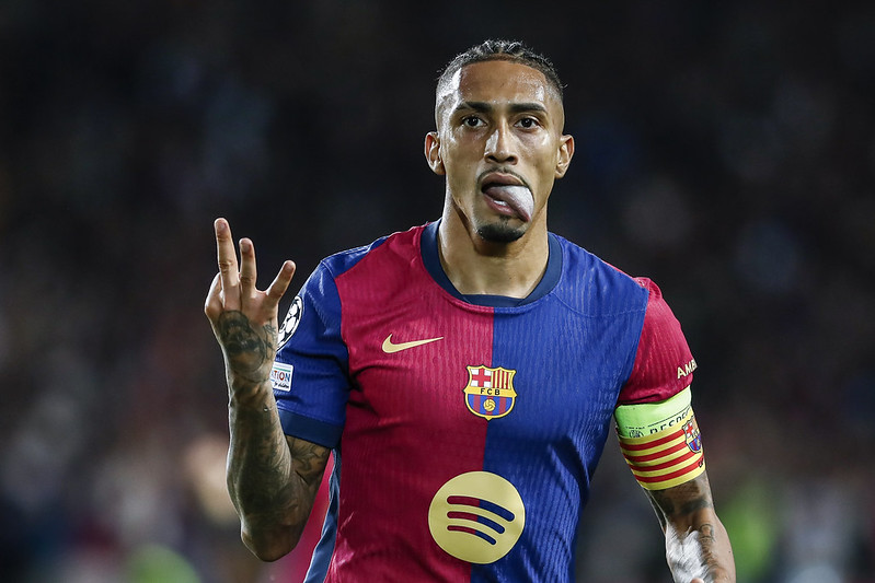 歐冠》Raphinha帽子戲法　巴薩終結對拜仁近10年不勝