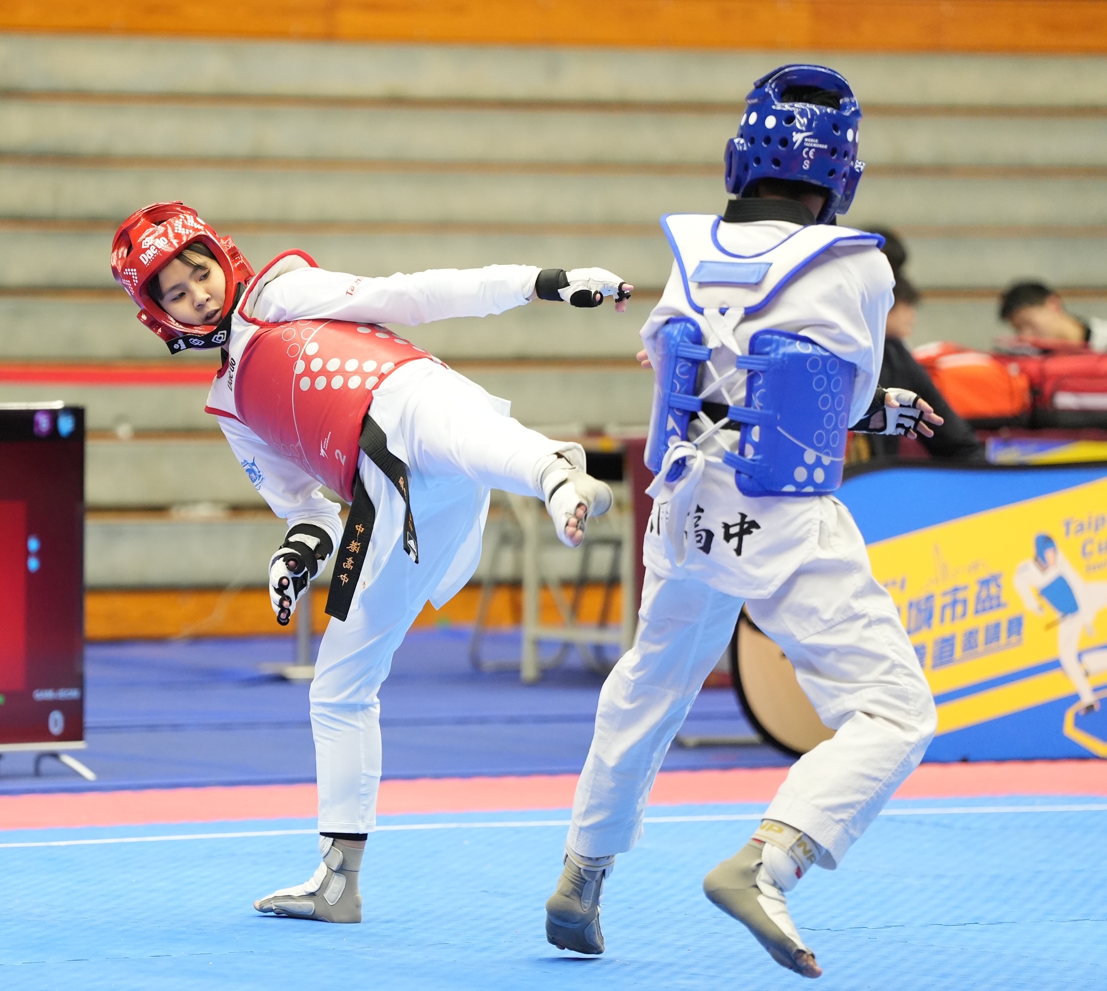 跆拳道》中港高中普通班林姿伶下課才練習　臺北城市盃踢金