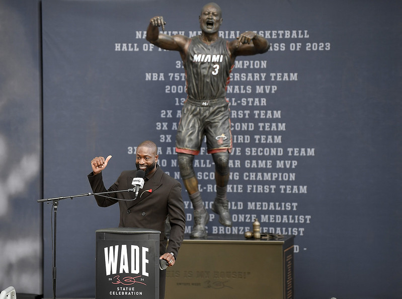 NBA》「這是我主場」銅像揭幕　Wade：這是誰啊 - TSNA體育新聞團隊