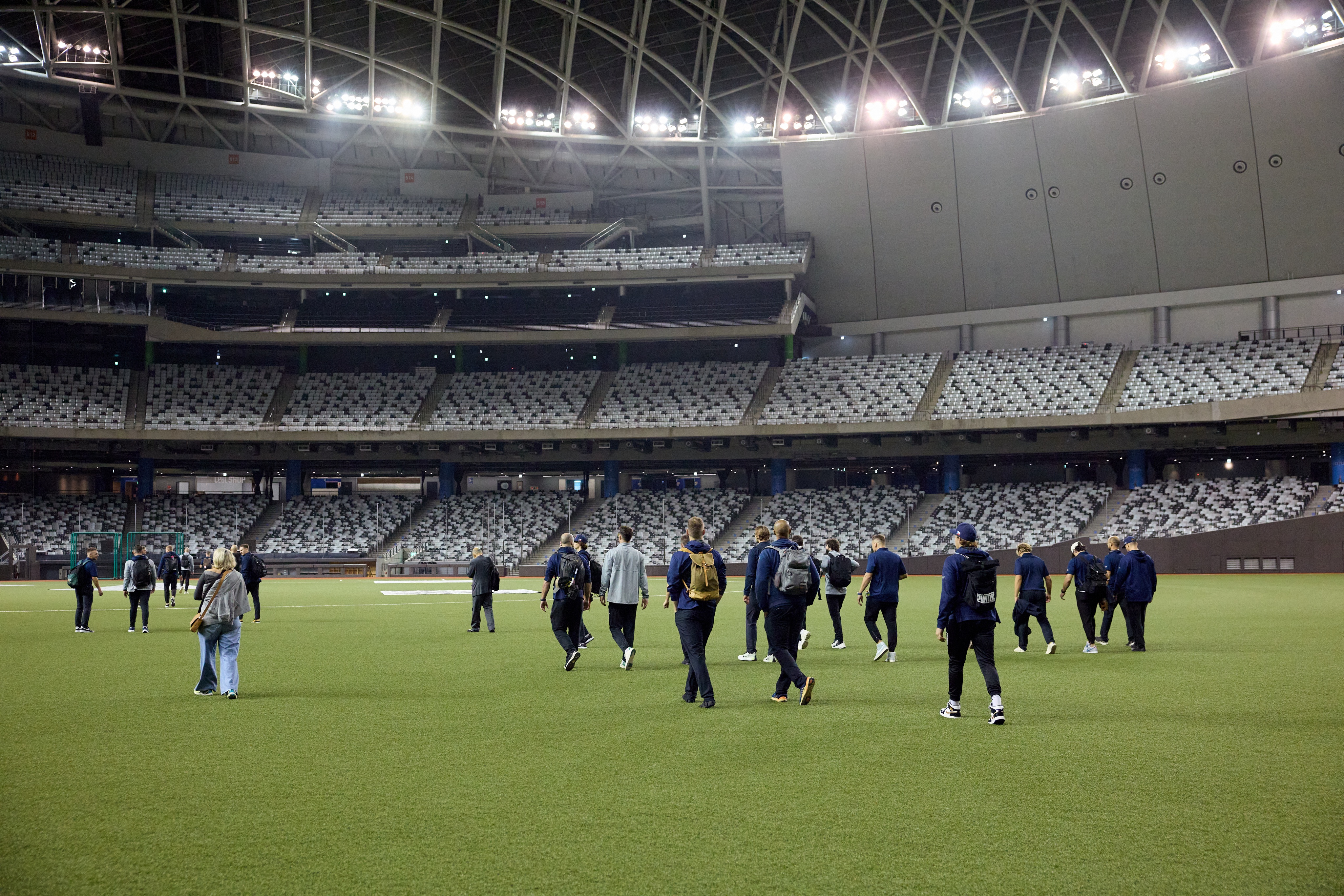 12強賽》自辦熱身賽捷克國家隊抵台　首日參訪臺北大巨蛋直呼驚艷