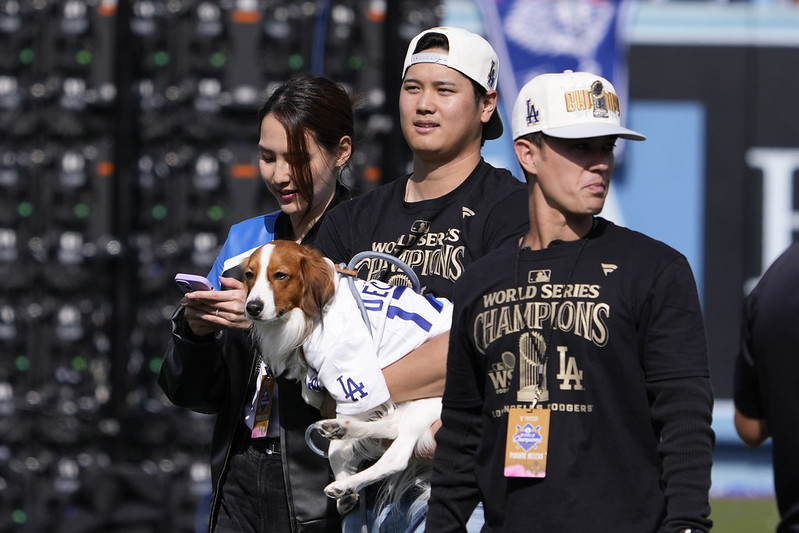 MLB》封王遊行遇塞車　大谷翔平笑稱絕不脫衣慶祝 - TSNA體育新聞團隊