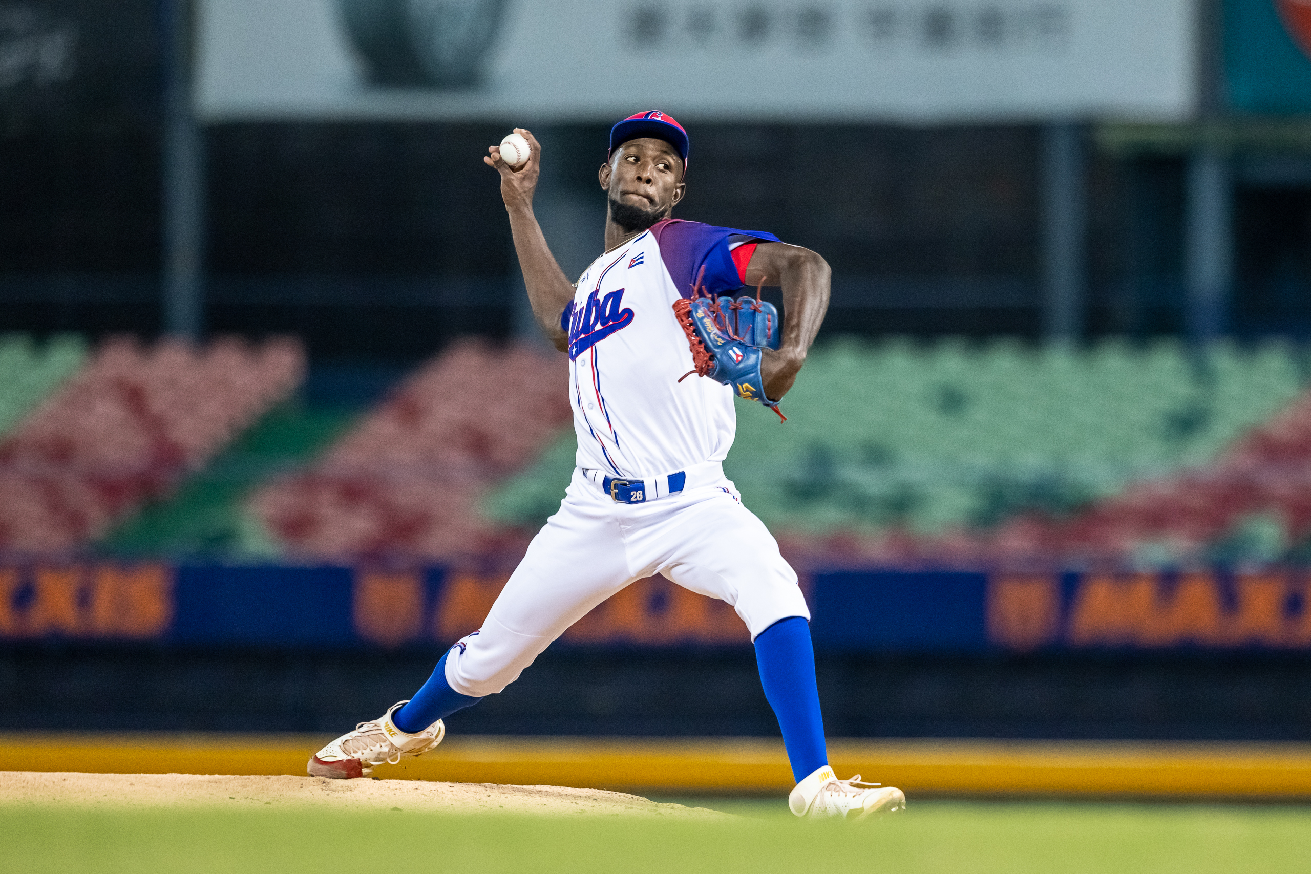 12強賽》古巴隊6比5險勝台壽霸龍　主帥讚台灣棒球很強