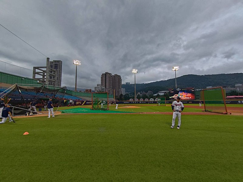 12強賽》李主形跟英雄到台灣春訓太適應　想吃夜市的鴨頭