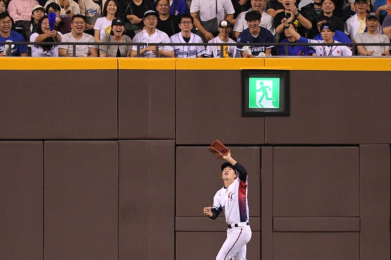 12強賽》中華隊提控訴！安打變全壘打明顯是誤判　蔡其昌：要展現立場