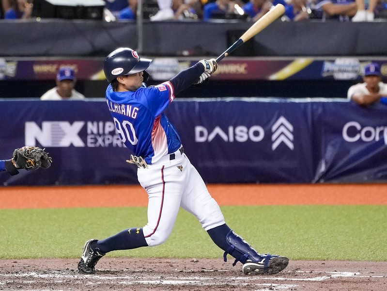 12強賽》江坤宇自嘲不是長打者　「小可愛」原本想看萬波中正秀守備