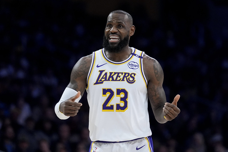 NBA》生涯首度連4場大三元　LeBron：近2戰13失誤要改善 - TSNA體育新聞團隊