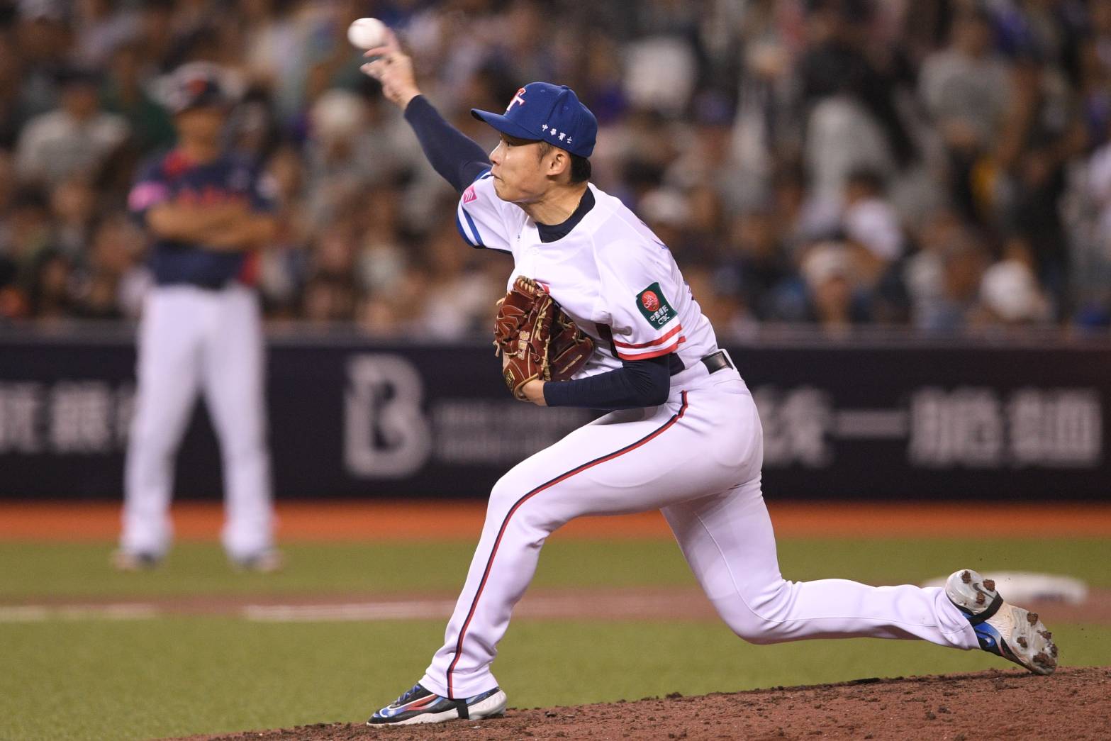 12強賽》江國豪第6局後援先送2保送再自己解危　聽進林岳平的話　