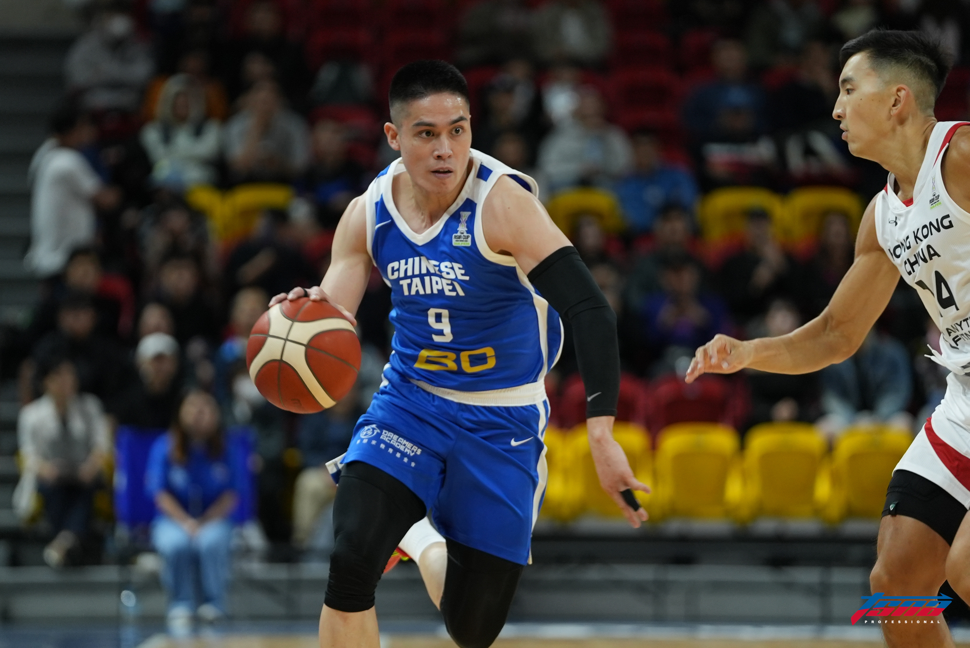 亞洲盃資格賽》愛女首次在台看球　陳盈駿笑回：我看起來開心嗎