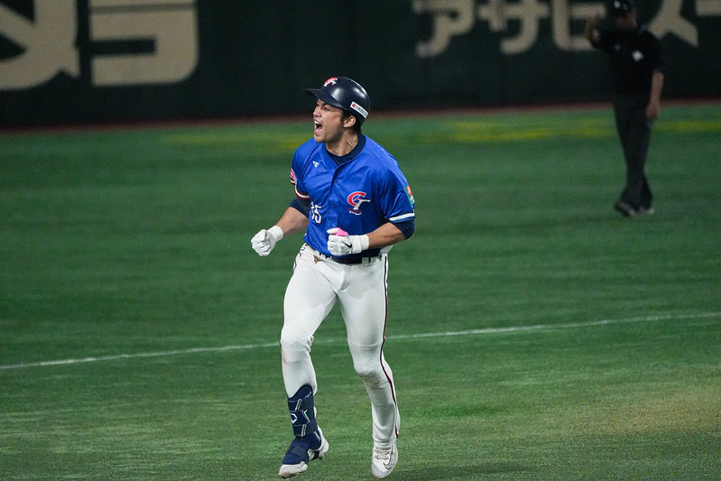 12強賽》潘傑楷穿TAIWAN帽T出席記者會靈感是陳鏞基　想告訴世界「來自台灣」