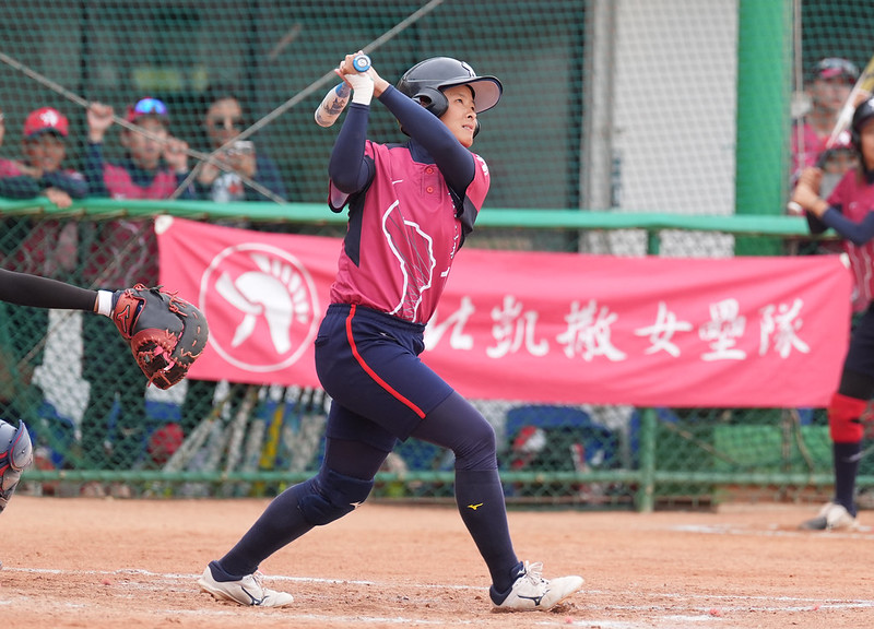 企壘總冠軍賽》摔傷手腕顛倒勇　楊安淇好打助凱撒完勝兆基追成3比3