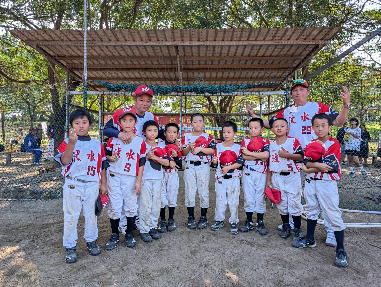 徐生明盃》汶水國小全校28人球隊佔一半　舟車勞頓只為與強隊過招