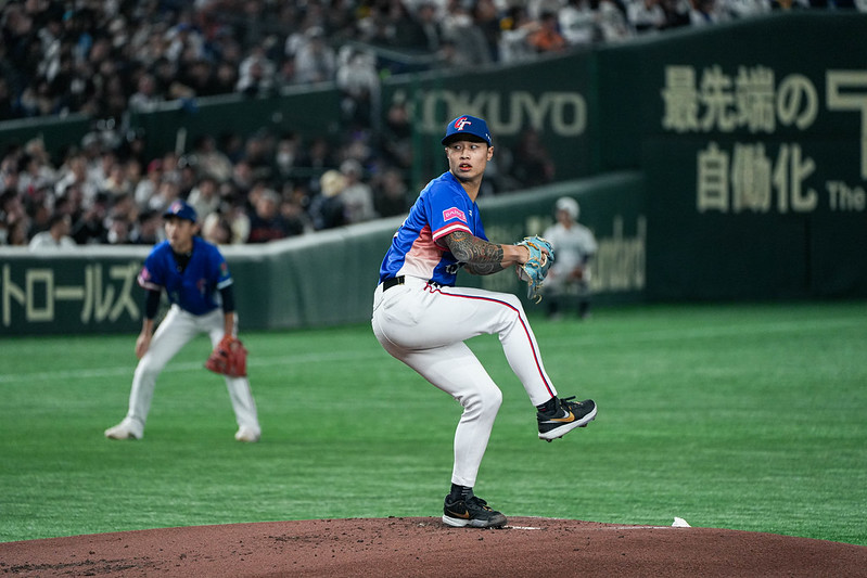 12強賽》林昱珉東京巨蛋亮相引注目　日本網友熱議他的刺青跟投球動作