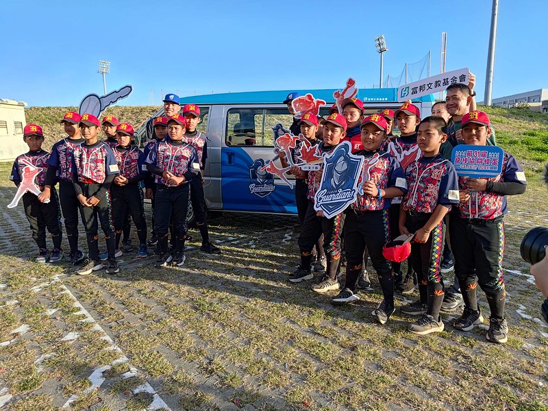 關懷盃》台東紅葉奪冠　張進德開悍將廂型車驚喜進場