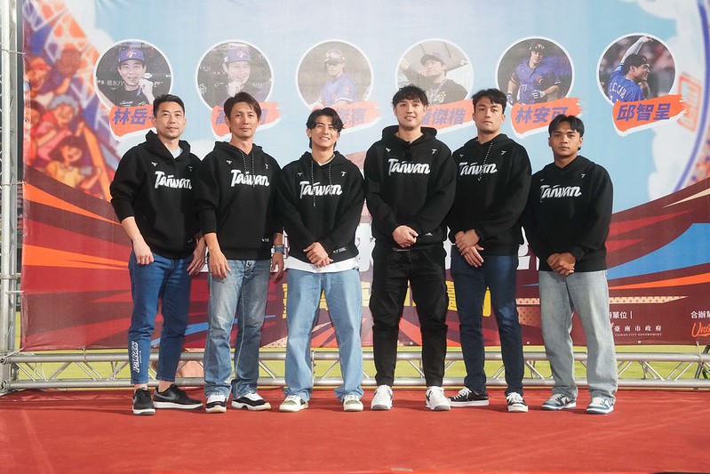 12強賽》蘇智傑來拉布條超感動　潘傑楷：世界冠軍榮耀更屬於為棒球付出的所有人