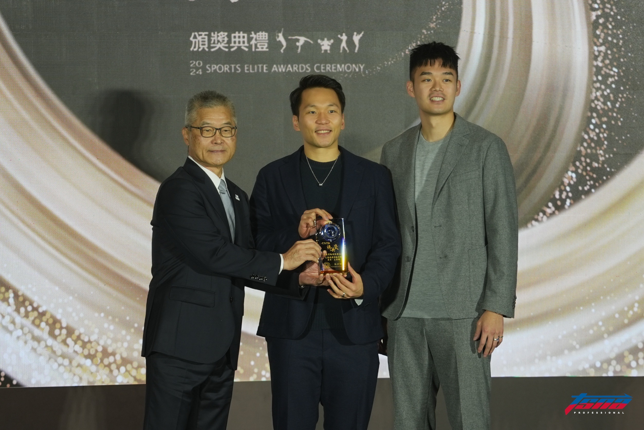 精英獎》「麟洋配」再奪最佳運動團隊傑出獎　李洋選手生涯完美句點