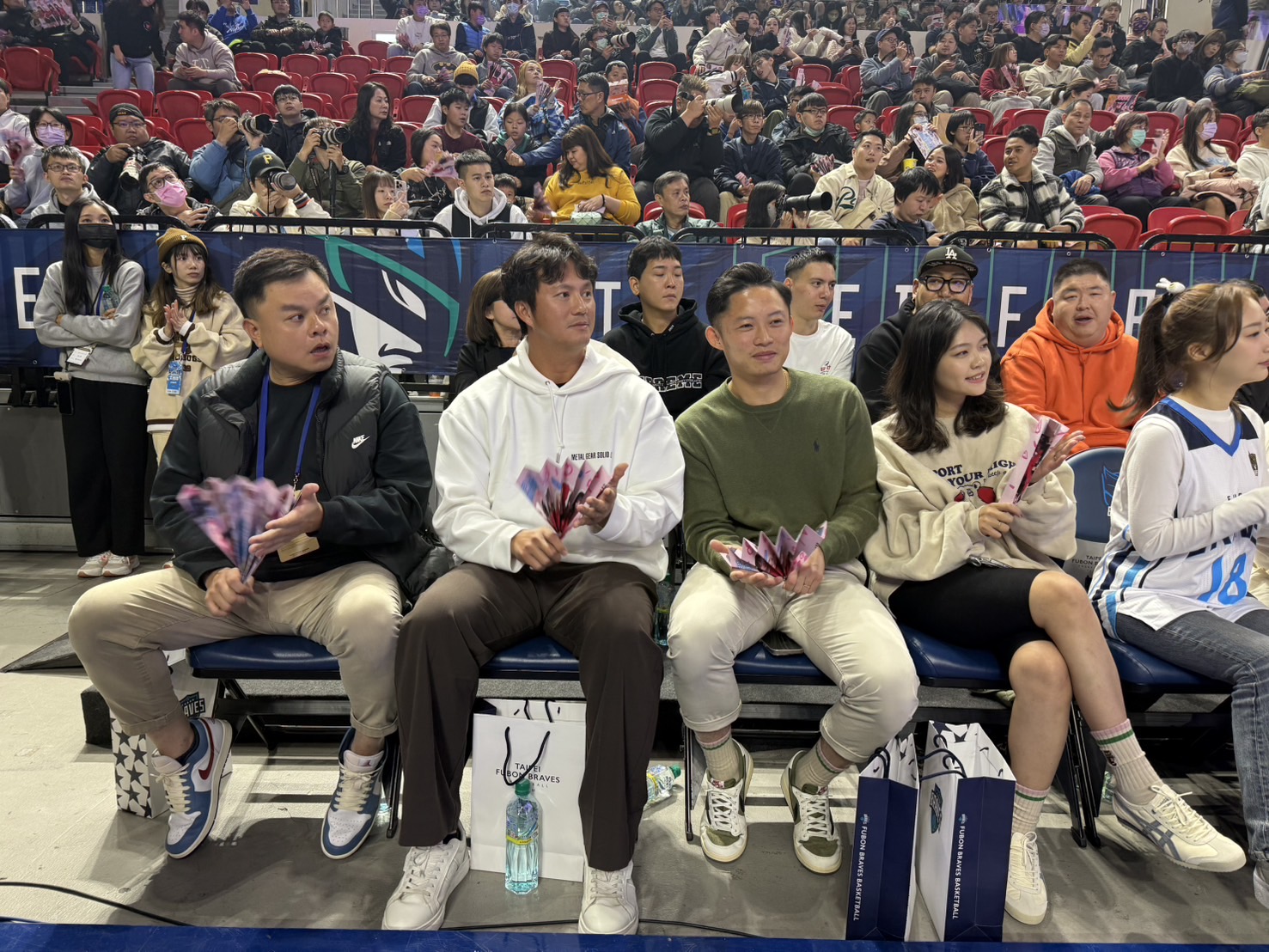 PLG》高國輝、江國豪看籃球　佩服42歲林志傑場上奔馳