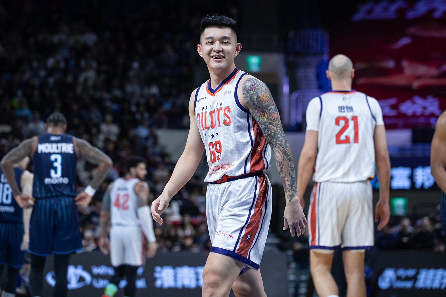 PLG》「夜王」盧峻翔對錶接管戰局　林志傑例行賽生涯新高28分做白功