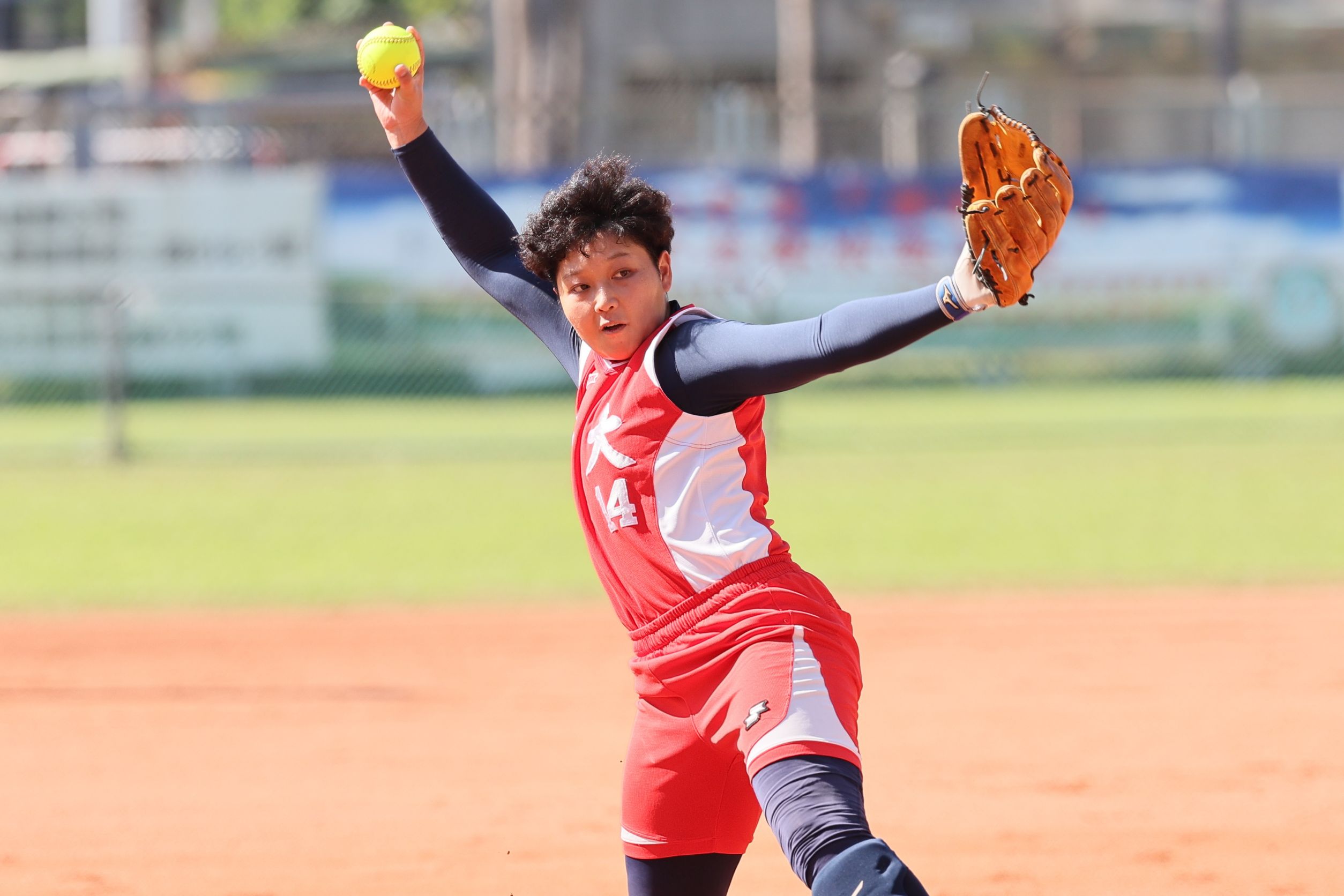 大專女壘》打擊后葉貴萍一棒建功　衛冕軍暨大逆轉開胡