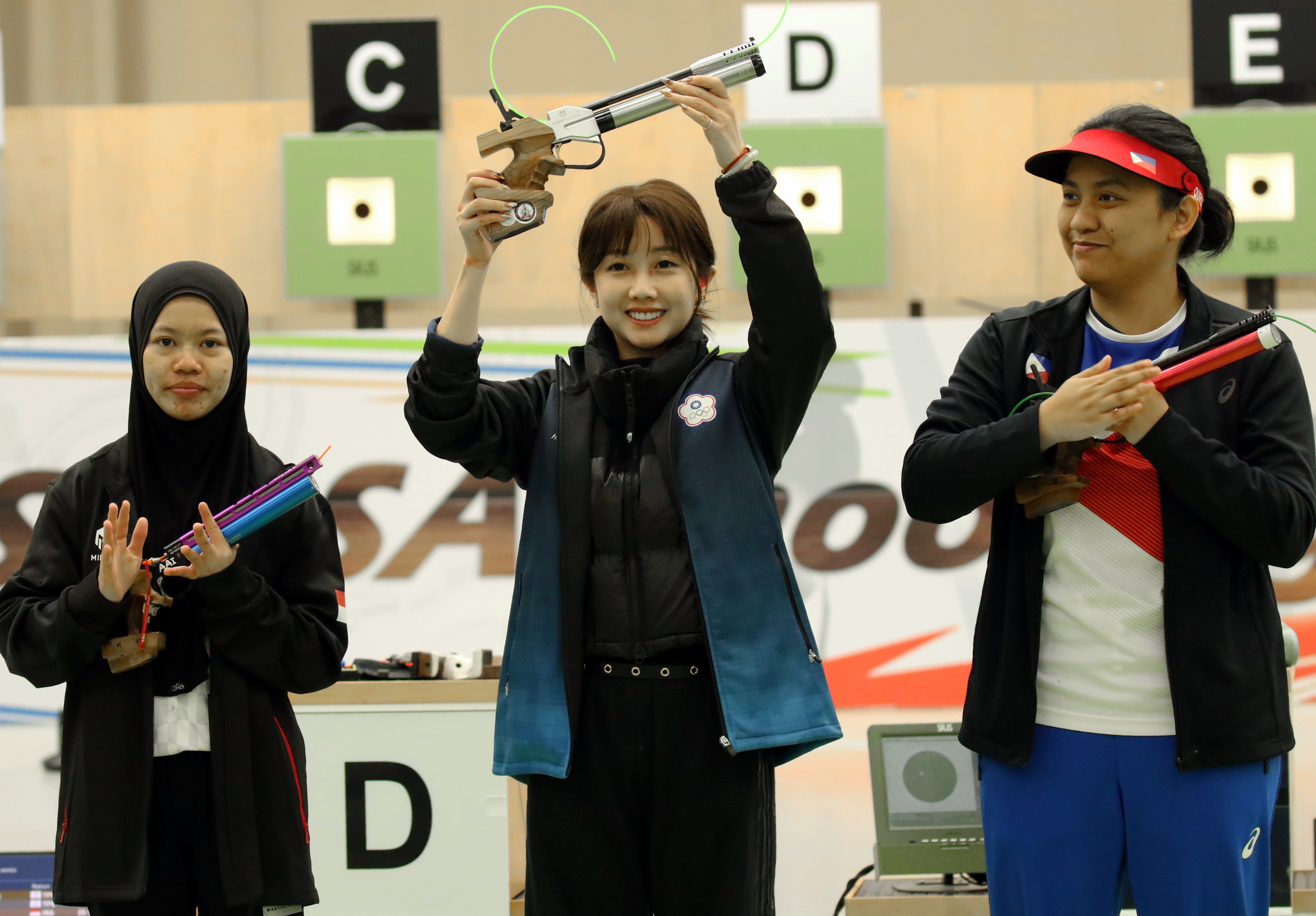 東南亞射擊錦標賽》「證件妹」吳佳穎公開女子組奪金　張潞稱王