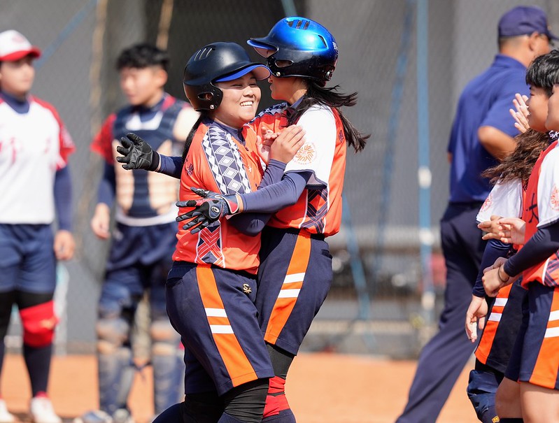 大專女壘》為當教練踏上壘球路　劉嘉慧開心首次勝利打點