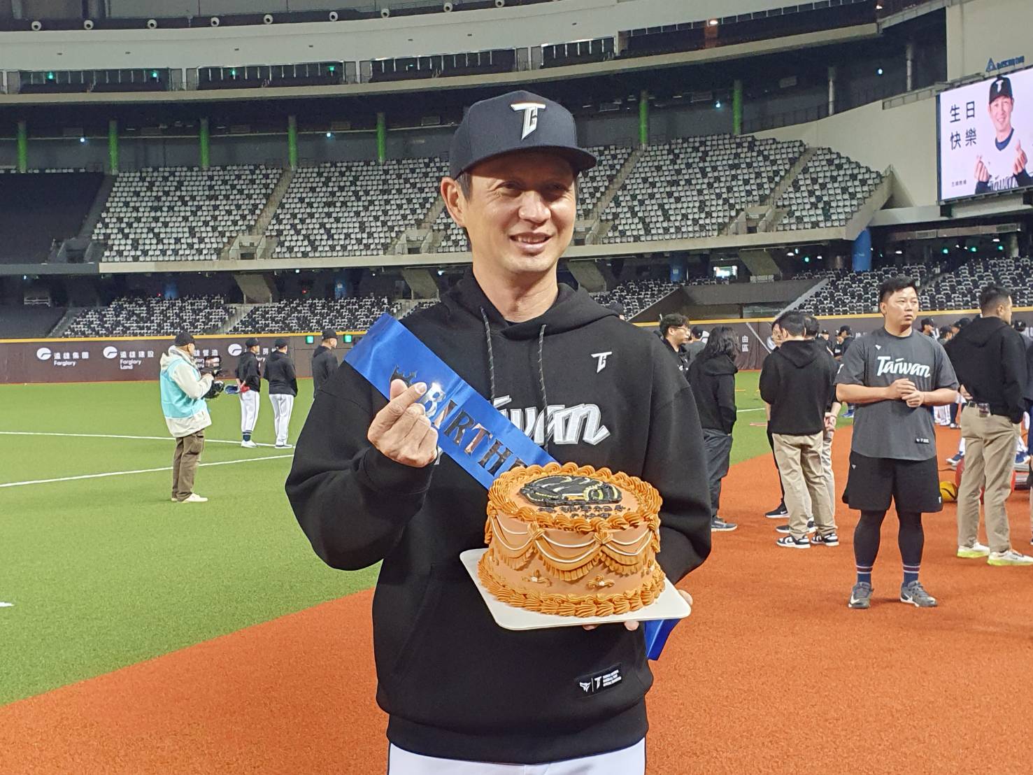 WBC資格賽》44歲生日這天迎來新身份　高志綱出書啦