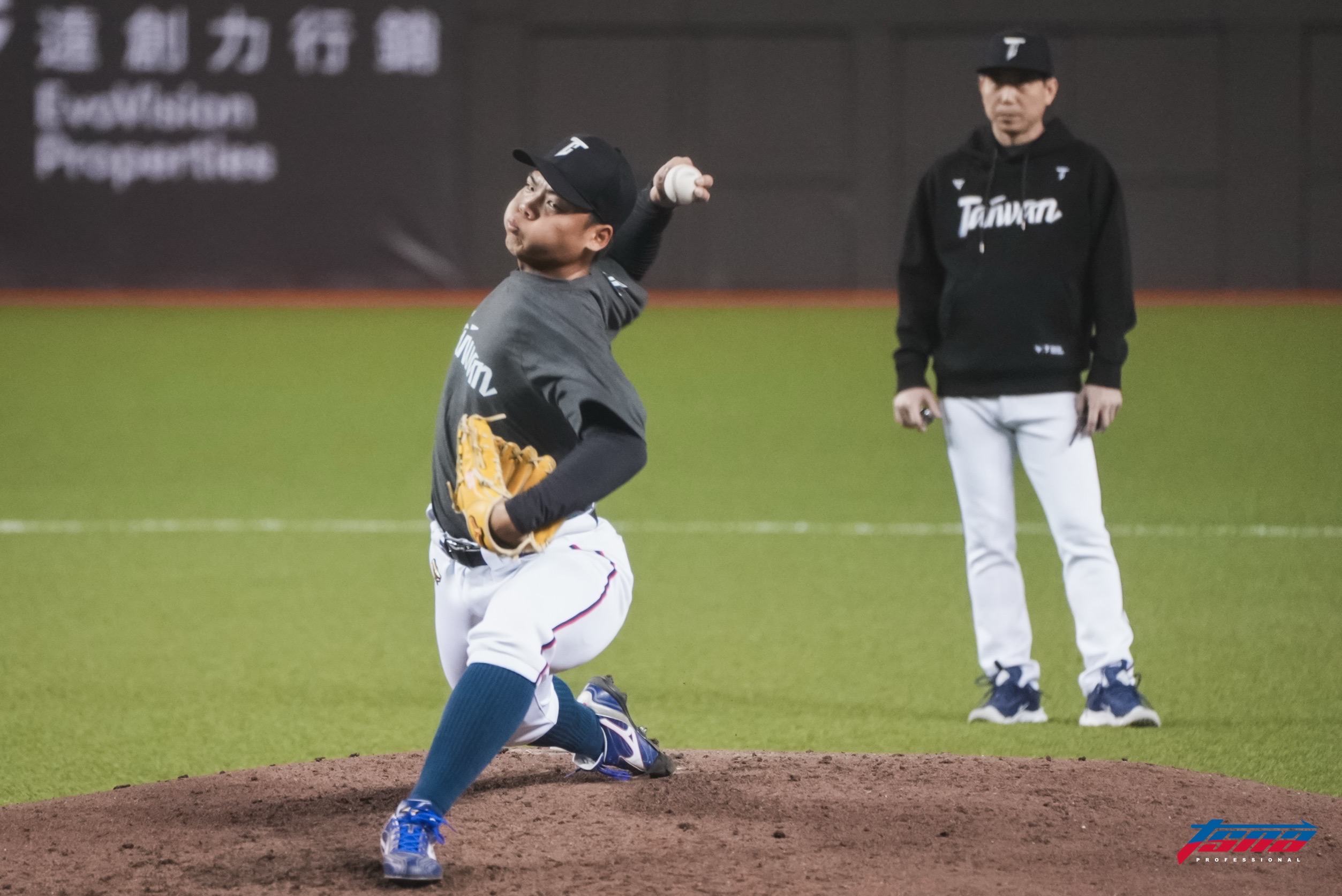 WBC資格賽》伍祐城頂著平頭加入集訓　最需要適應比賽用球