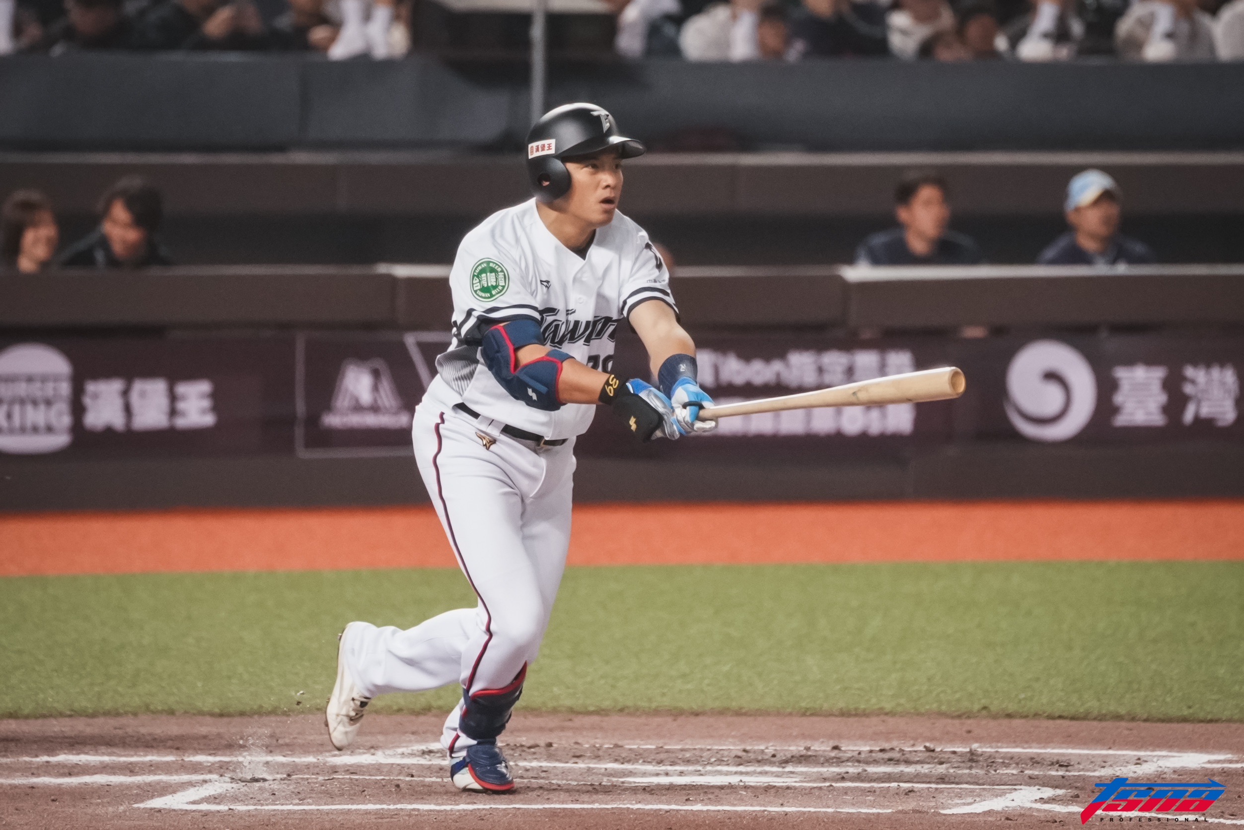 台韓交流賽》猛敲2支二壘安打　吳念庭笑說：可能韓職的球比較彈