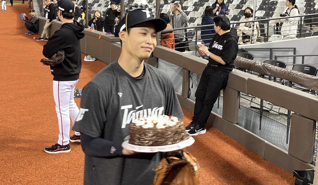 台韓交流賽》首次生日在中華隊切蛋糕　林詔恩：感覺很特別