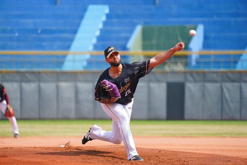 樂天桃猿》霸鉧德、英雄新左投同場先發　霸鉧德2局掉3分