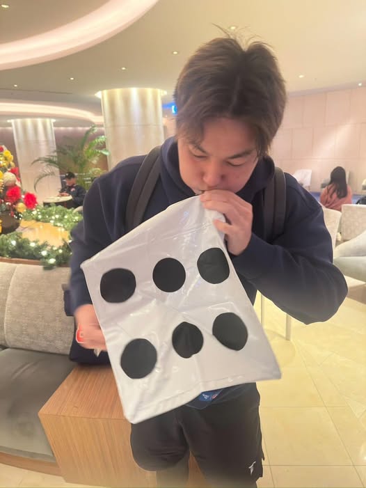 WBC資格賽》郭俊麟拿出12強冠軍「666」骰子：該是時候了吧　披薩也換「66」