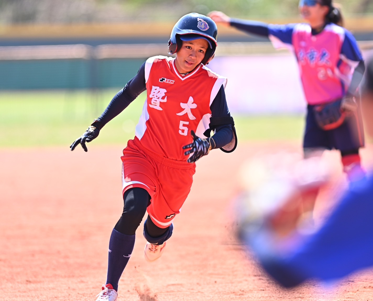 大專女壘》陳喜晏攻守俱佳助暨大搶首勝　差一轟就達成完全打擊！