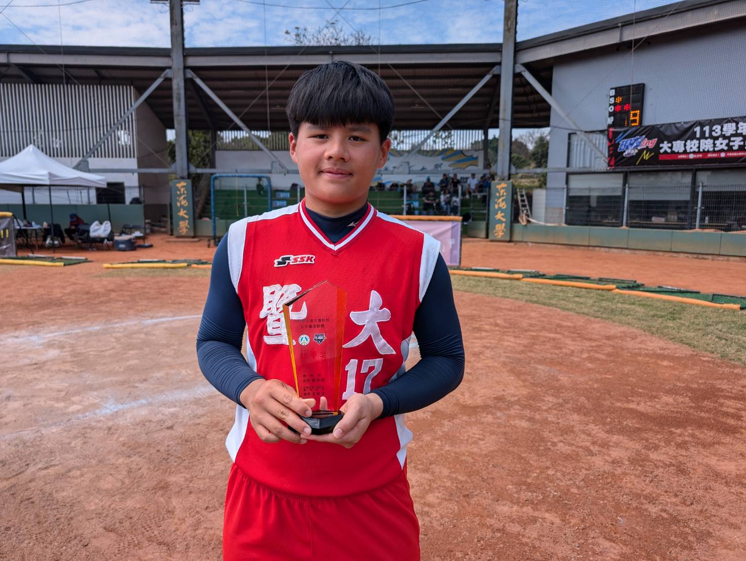 大專女壘》未蟬聯全壘打獎小可惜　外野太遠葉貴萍無法參與灑水慶祝