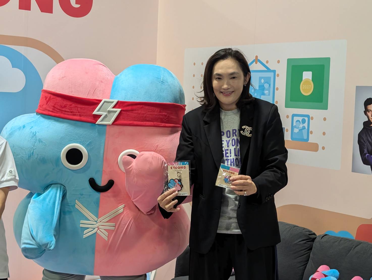 世壯運》錢薇娟介紹周邊商品重要性　認毛加恩是最帥GM