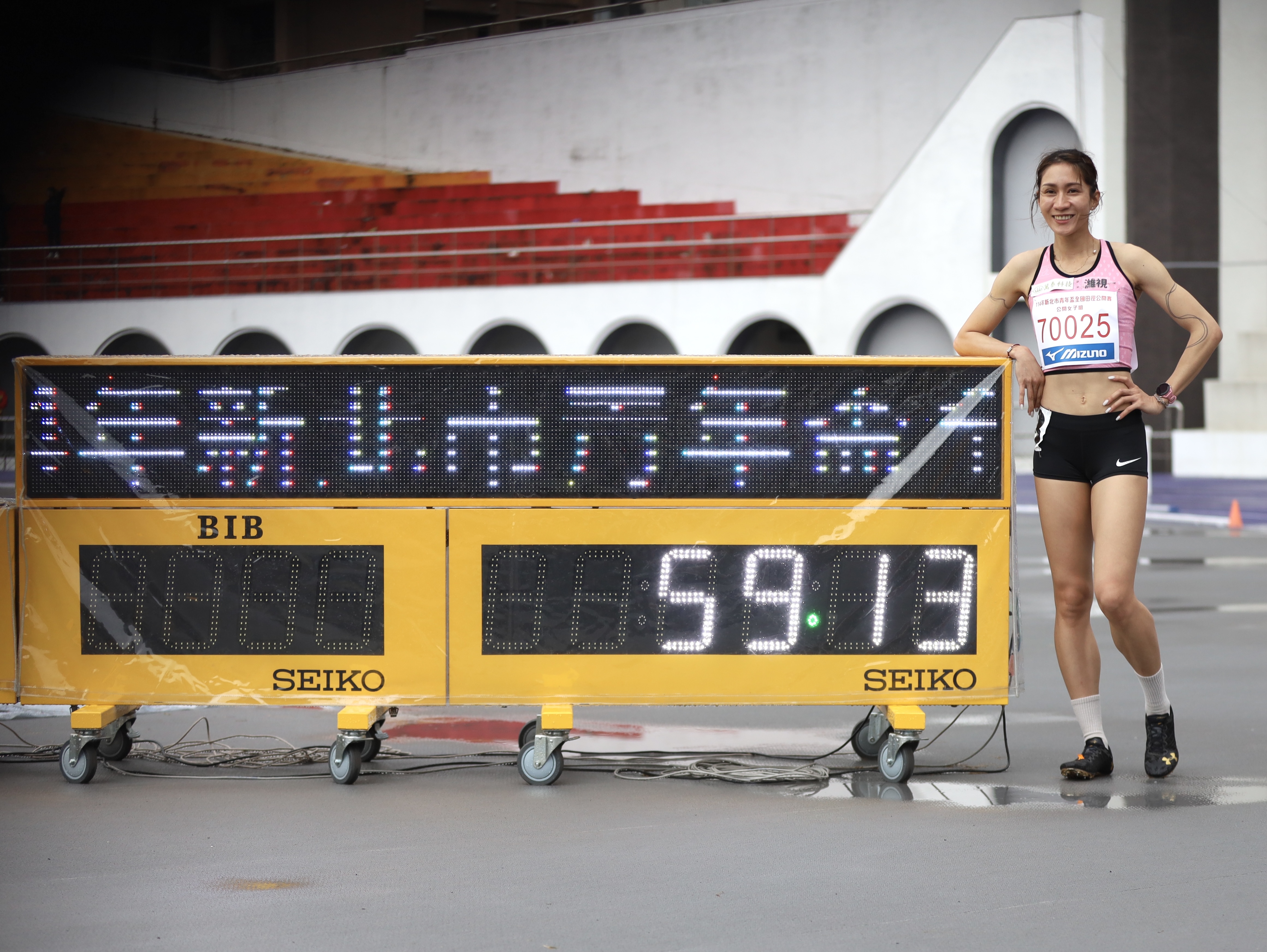 田徑》「跨欄女神」再跑進60秒內　羅佩琳破自己紀錄摘金