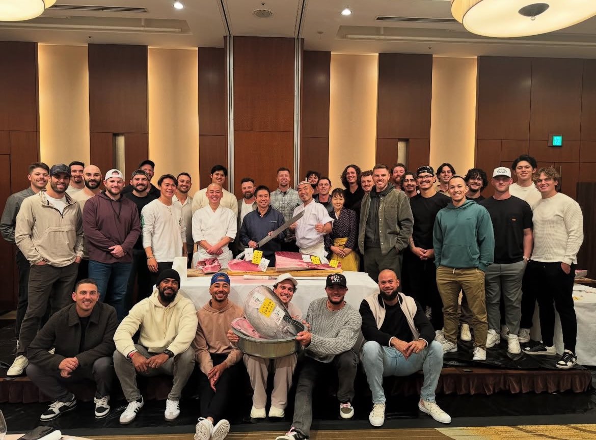 MLB海外賽》（影）大谷翔平主導策劃「鮪魚解體秀」　道奇隊友嘖嘖稱奇