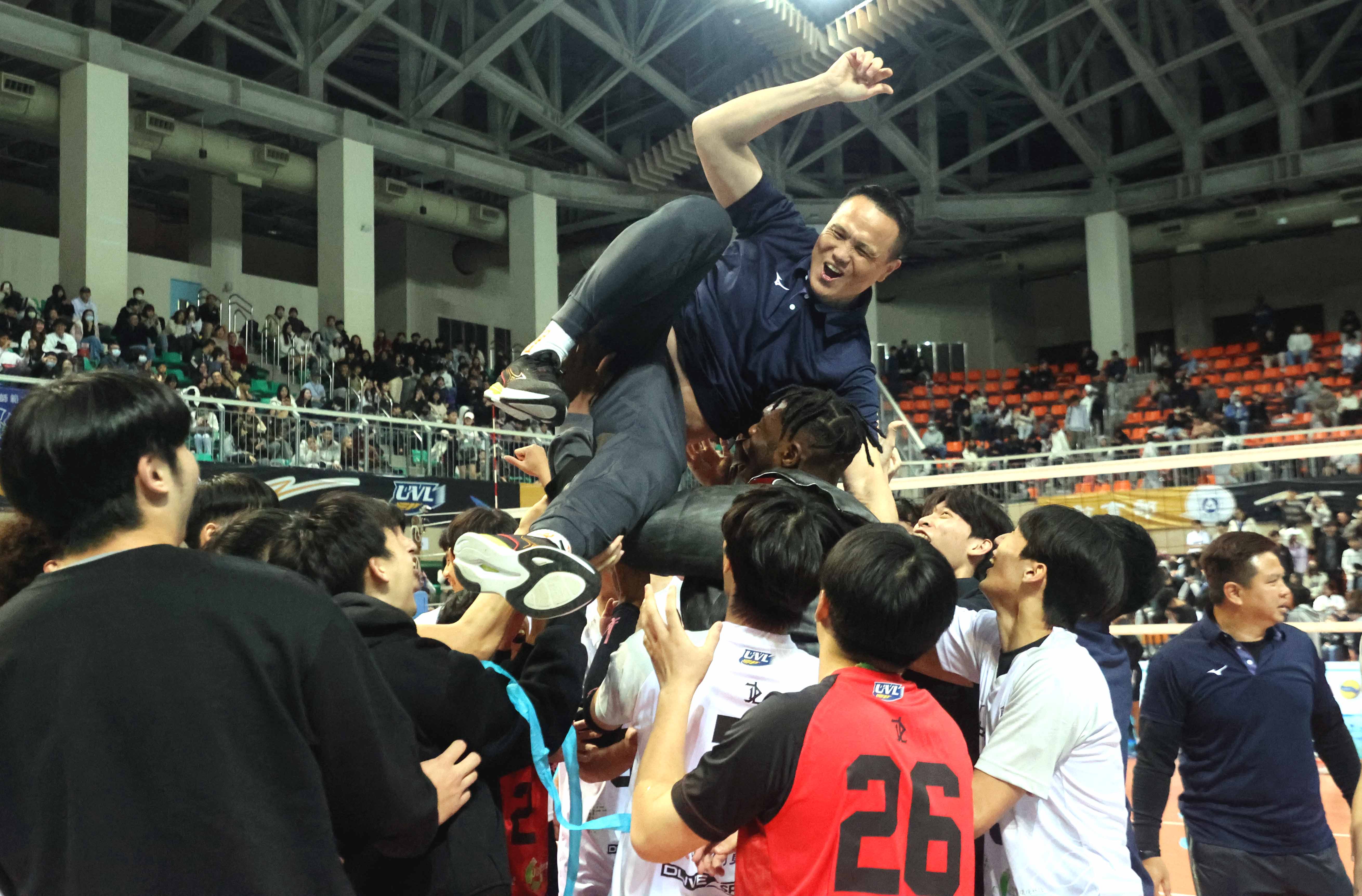 中原5局撂倒師大4年內3度稱王　教練：球給劉昱麟！